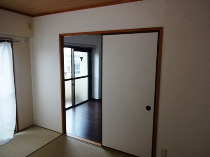 ルーエ芦屋408の内装