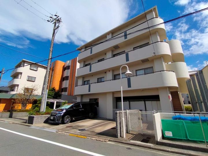 ルーエ芦屋408の外観