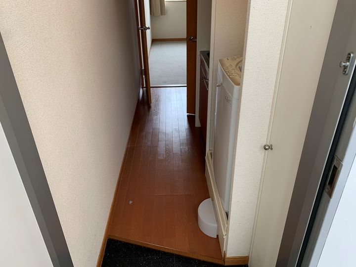 レオパレスアプライズ塚口の玄関