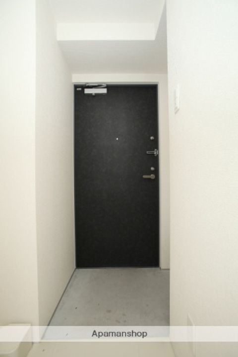 大阪府大阪市北区中津5丁目の賃貸マンションの玄関