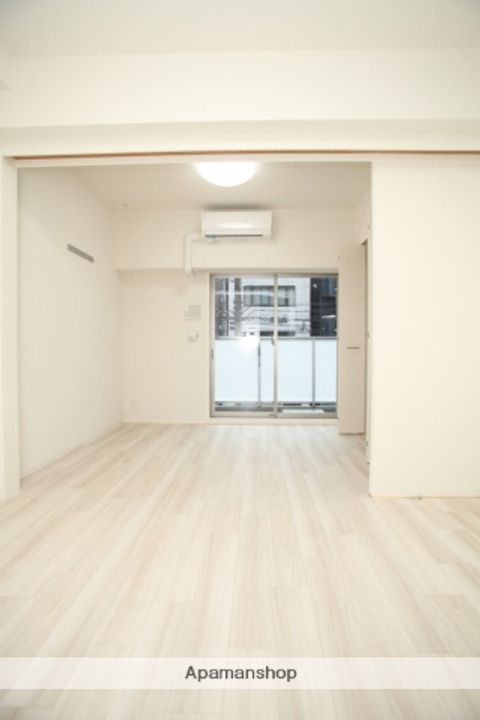 大阪府大阪市北区同心2丁目の賃貸マンションの居間