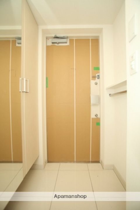 大阪府大阪市北区同心2丁目の賃貸マンションの玄関