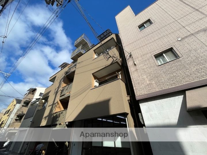 八幡屋宝ハイツの外観
