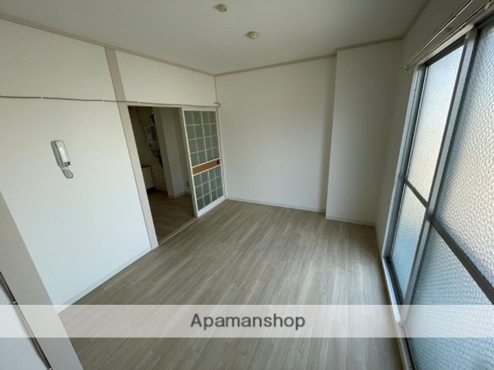 第二植原マンションの居間