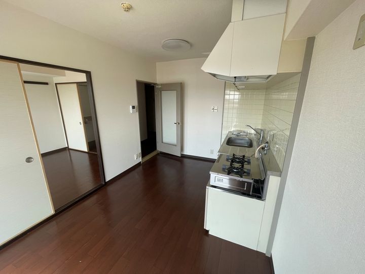 久光マンションの居間