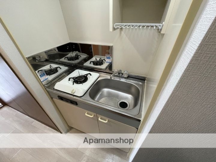 大阪府大阪市東淀川区小松1丁目の賃貸マンションのキッチン