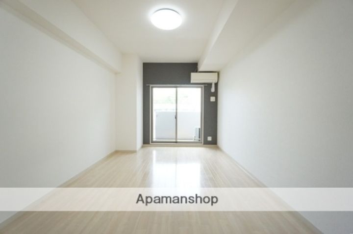 アイ・ウエスト茨木の居間