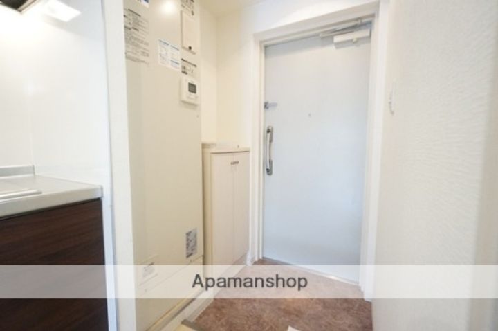 アイ・ウエスト茨木の玄関