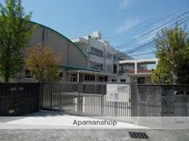 シャロームBの周辺