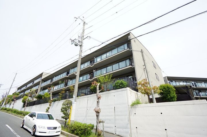 南春日丘プライムタウンの外観