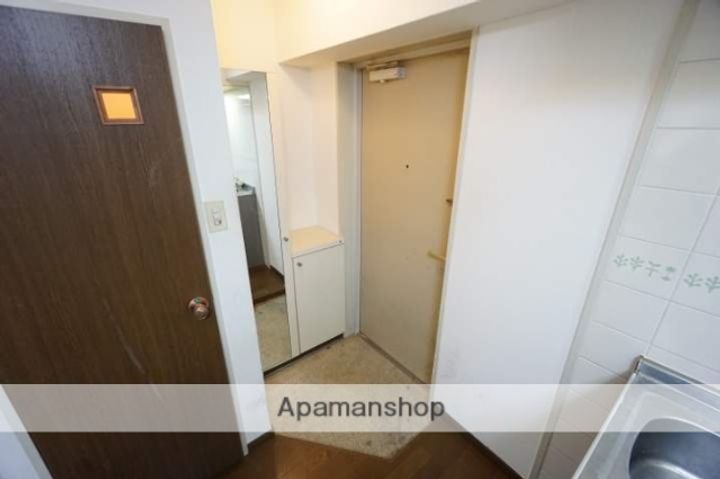 クリスタルシャトーの玄関