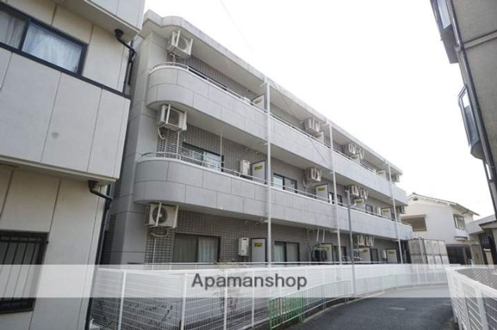 クリスタルシャトーの外観