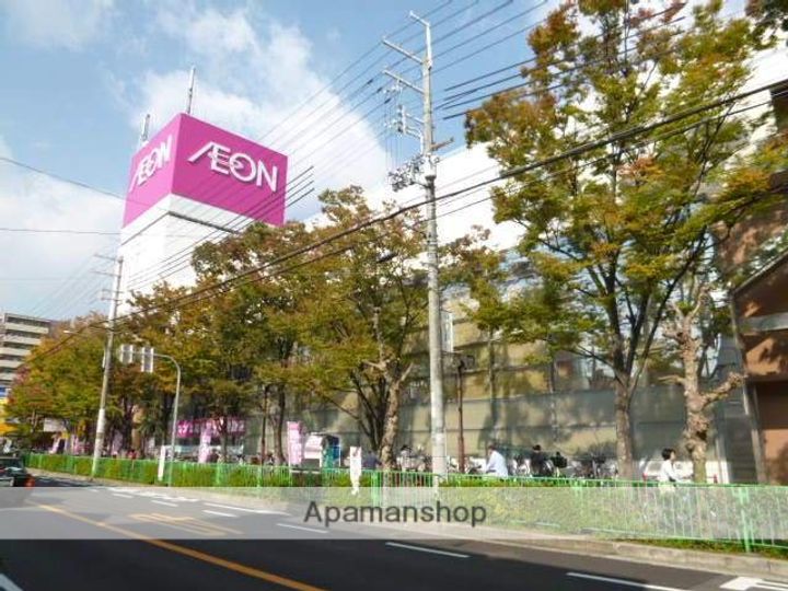 クリスタルシャトーの周辺