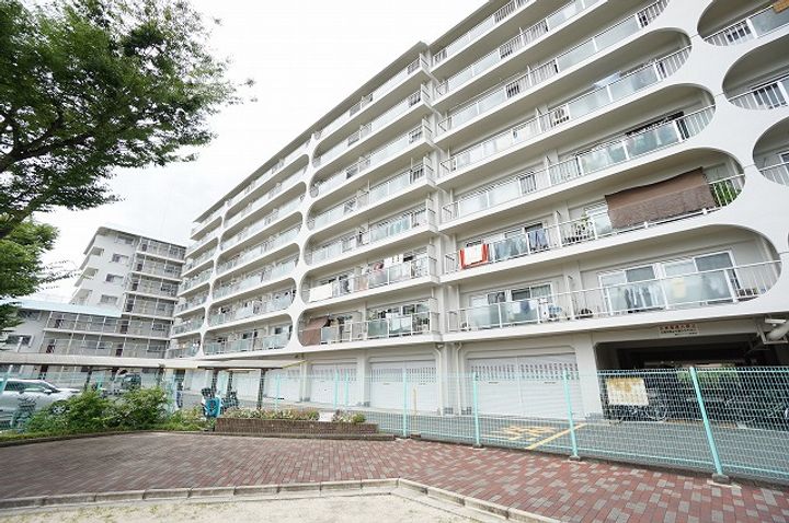 高槻スカイハイツの外観