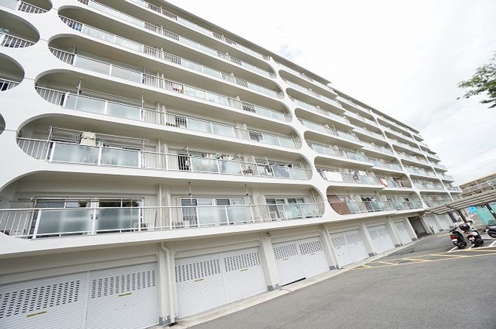 高槻スカイハイツの外観