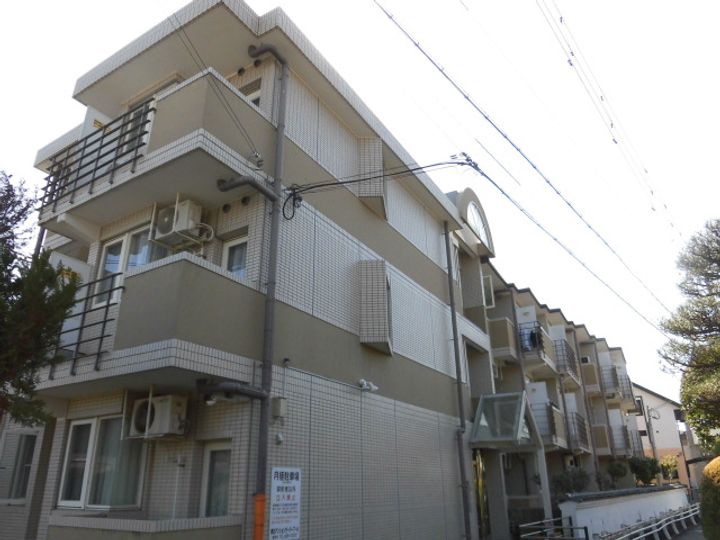 東白マンションの外観