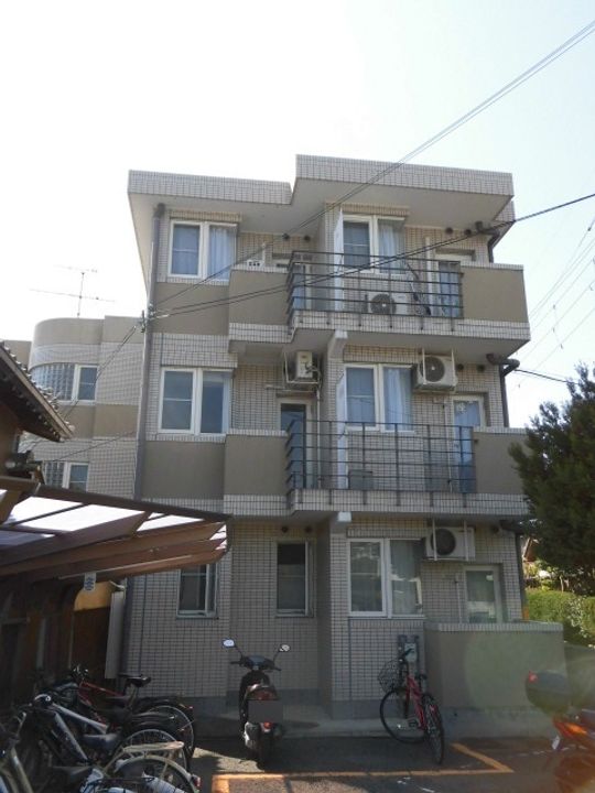 東白マンションの外観