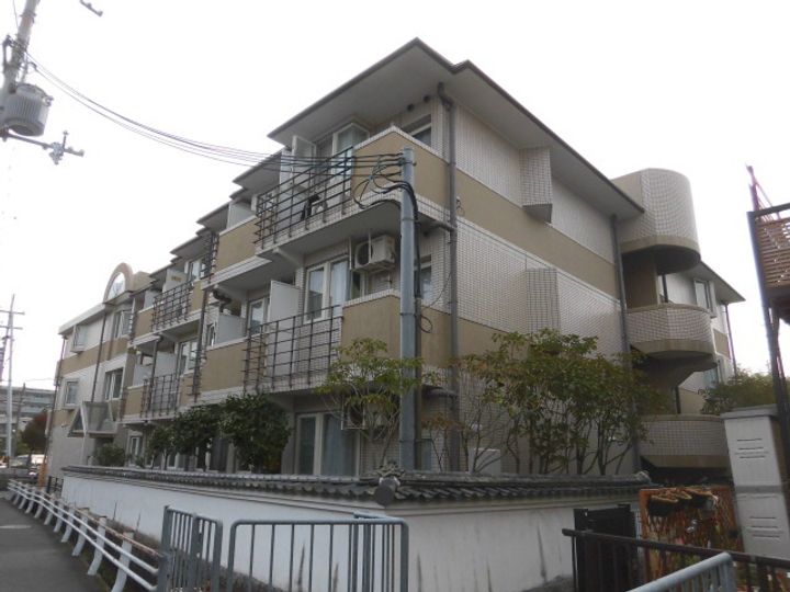 東白マンションの外観