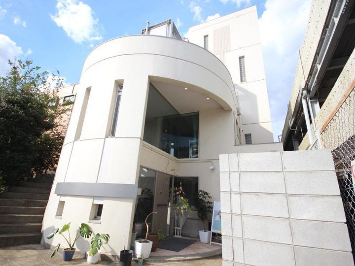 ドムス西高槻の外観