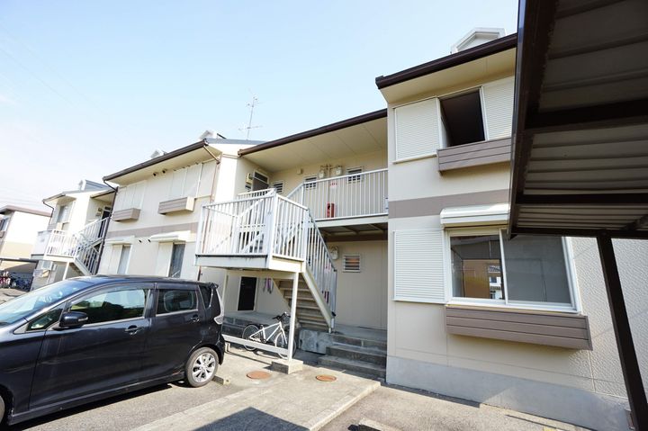 高井ハイツC棟の外観