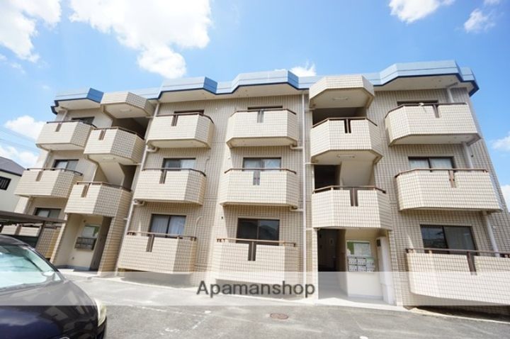 ロイヤルハイツ登美の里の外観