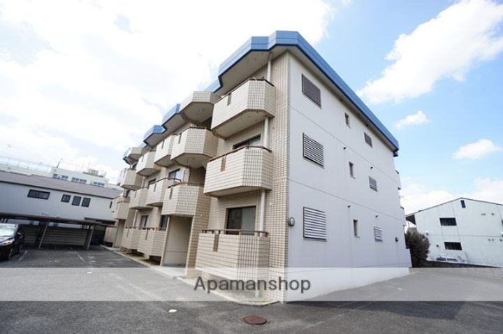 ロイヤルハイツ登美の里の外観