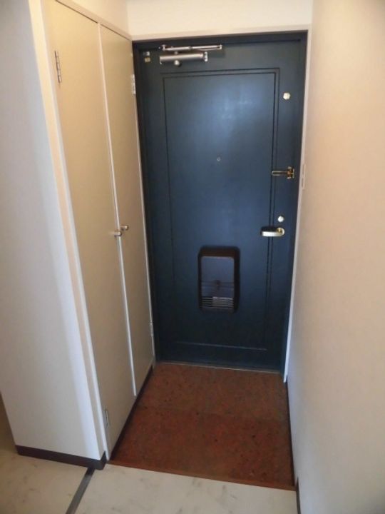 エトワールエムティースリーの玄関