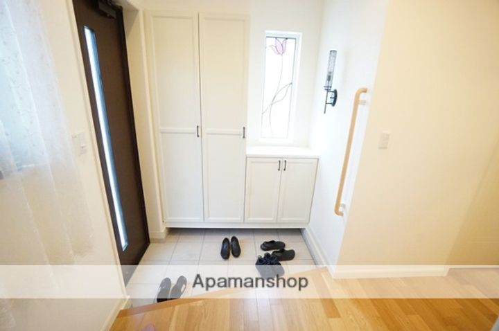 大阪府高槻市別所本町(一戸建)の賃貸物件戸建ての玄関