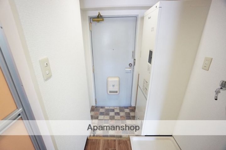 スチューデントパレス茨木の玄関