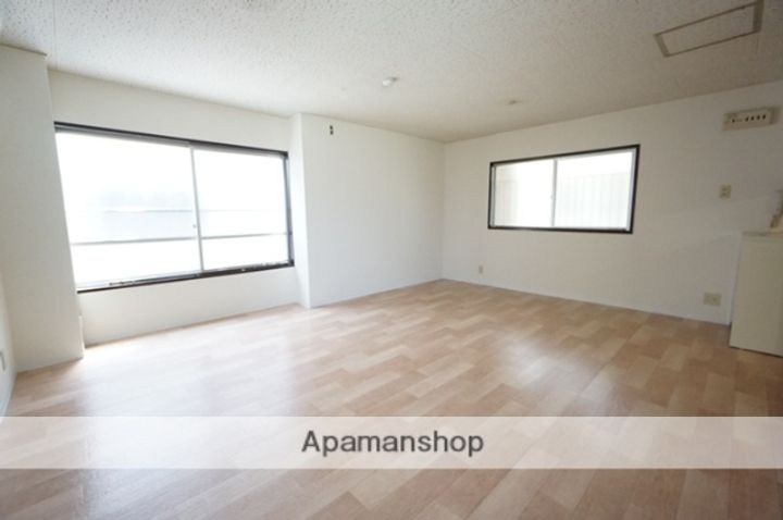 ルーチェ別院(旧マルイビル)の居間