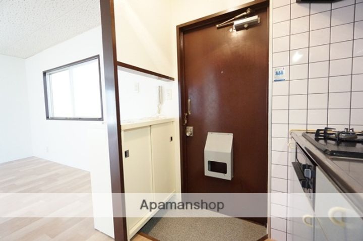 ルーチェ別院(旧マルイビル)の玄関