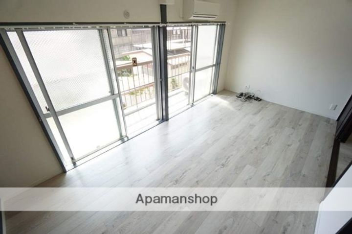 松林マンションの内装