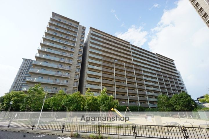 ライオンズ茨木ニューシティB街区の外観