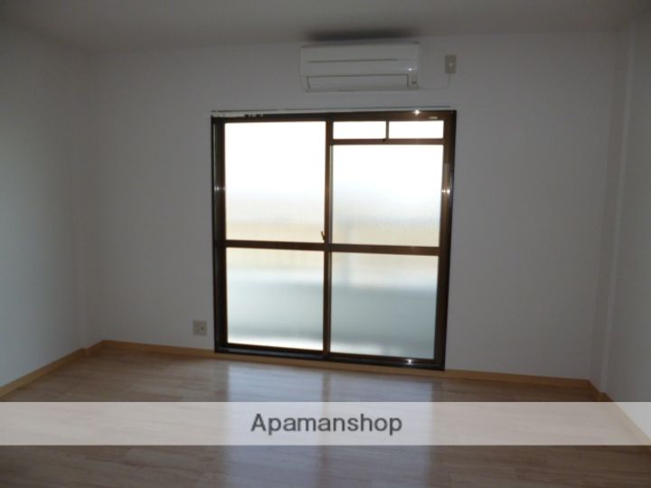 ルーチェ大住の居間