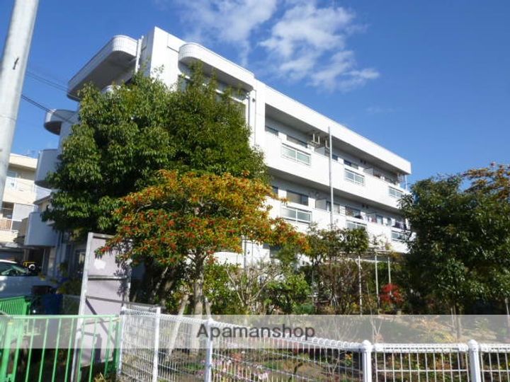 アクシスコート三島丘の外観