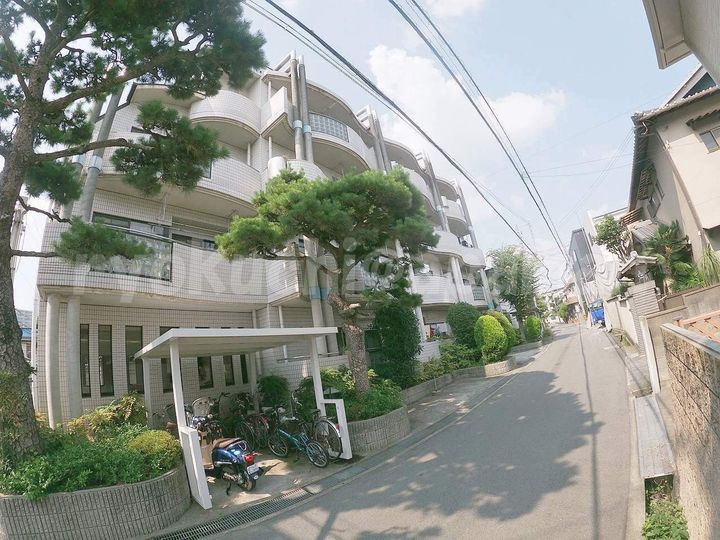 レジデンス鷹ヶ巣上新田402の外観