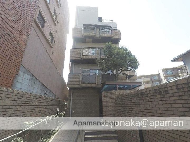 大阪府豊中市熊野町4丁目の賃貸マンションの外観