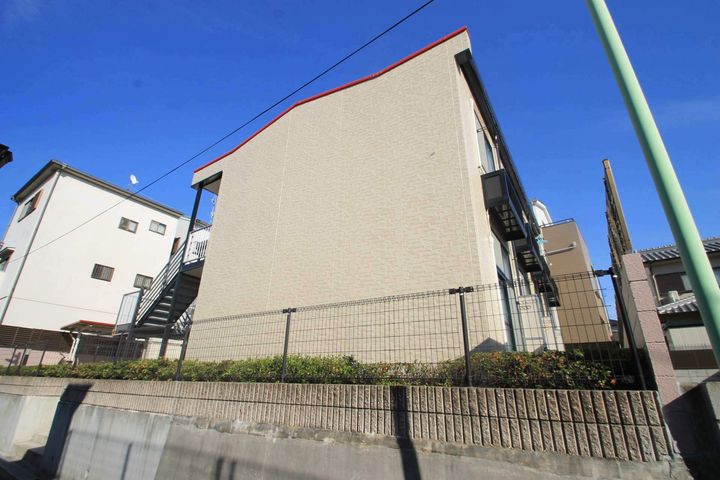 レオパレスつばさの外観