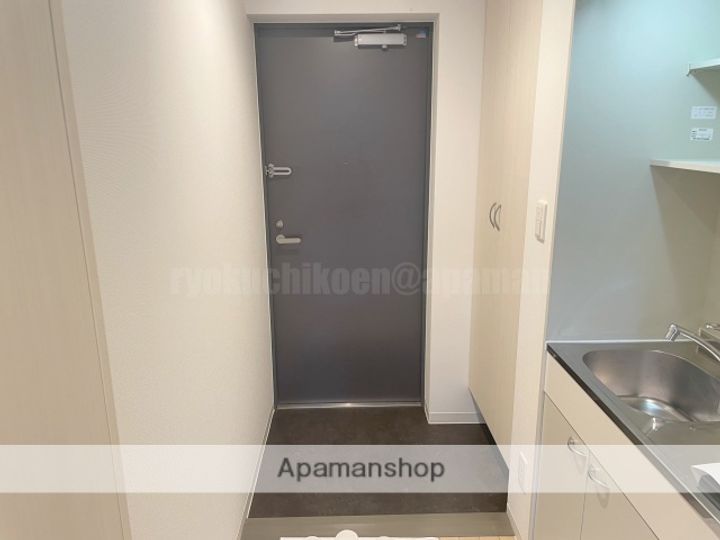 大阪府豊中市東寺内町の賃貸マンションの玄関