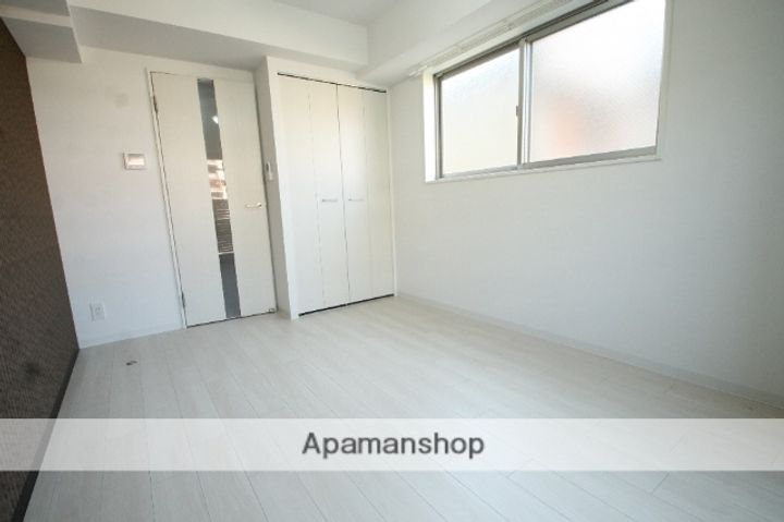 大阪府大阪市淀川区西三国1丁目の賃貸マンションの内装