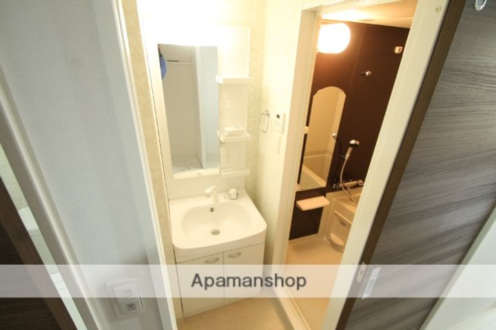 大阪府大阪市淀川区西三国1丁目の賃貸マンションの内装