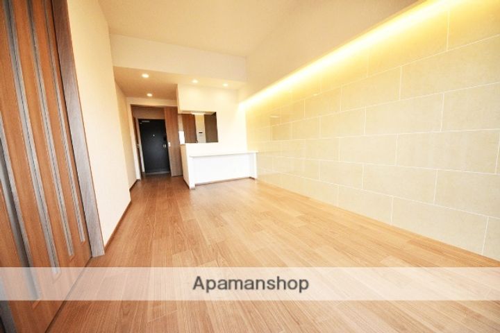 大阪府大阪市淀川区新高2丁目の賃貸マンションの居間