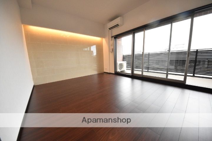 大阪府大阪市淀川区新高2丁目の賃貸マンションの居間