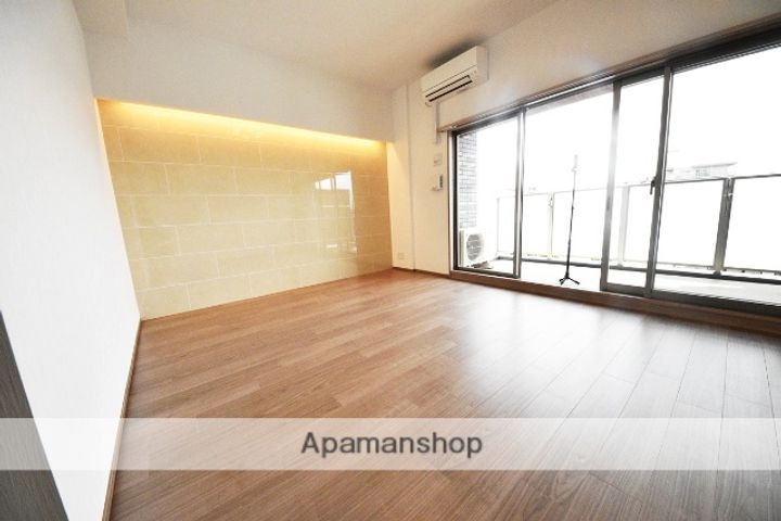 大阪府大阪市淀川区新高2丁目の賃貸マンションの居間