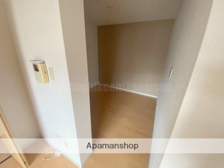 こすもらいふ緑地公園の内装