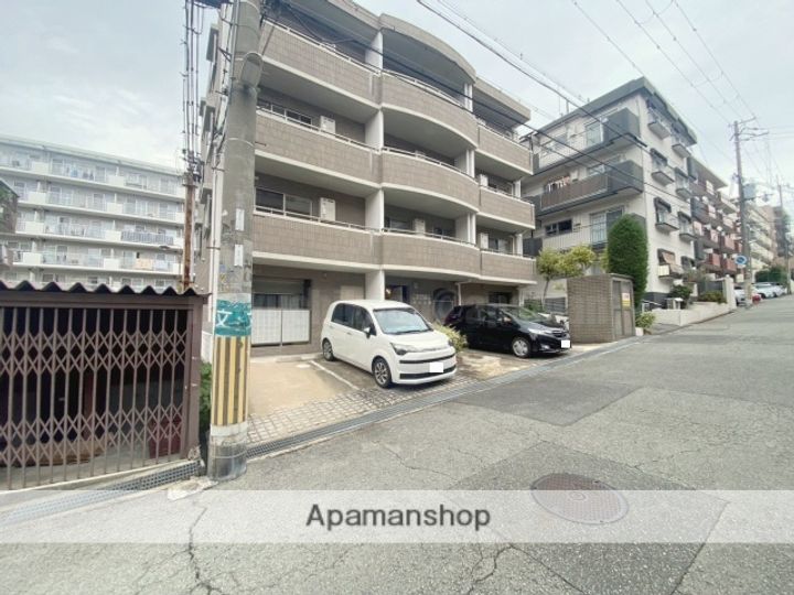 こすもらいふ緑地公園の外観