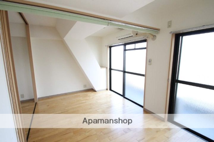 シャルレ服部303の内装