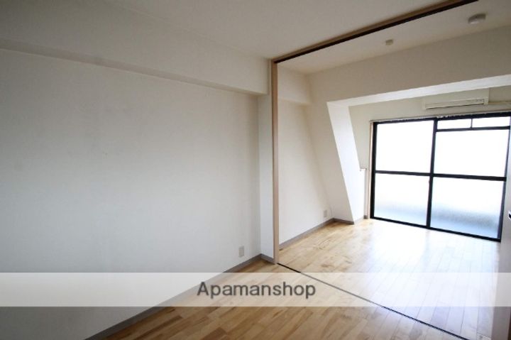 シャルレ服部303の内装