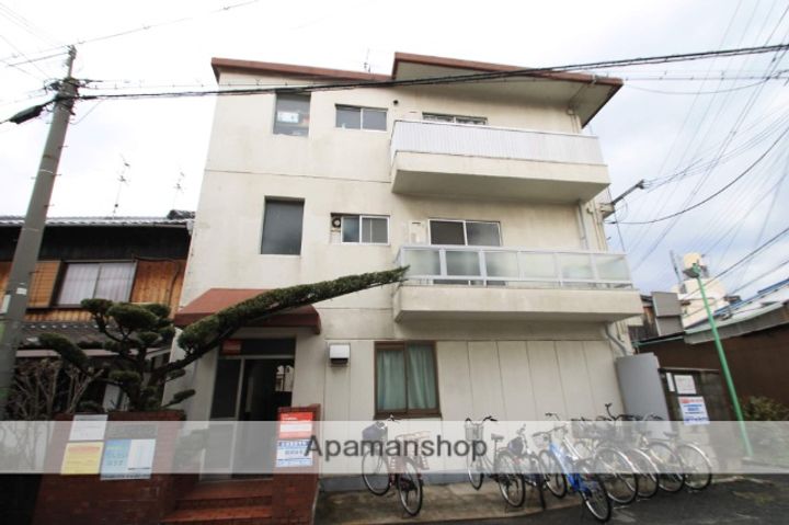 千成土居マンション101の外観