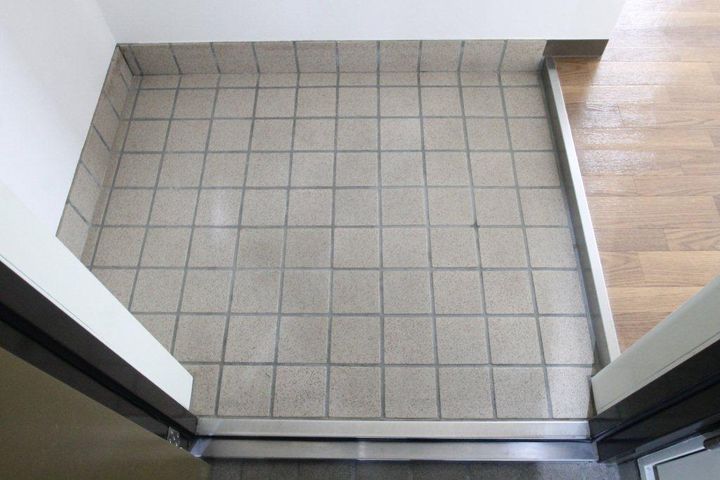大阪府豊中市中桜塚4丁目の賃貸マンション301の玄関
